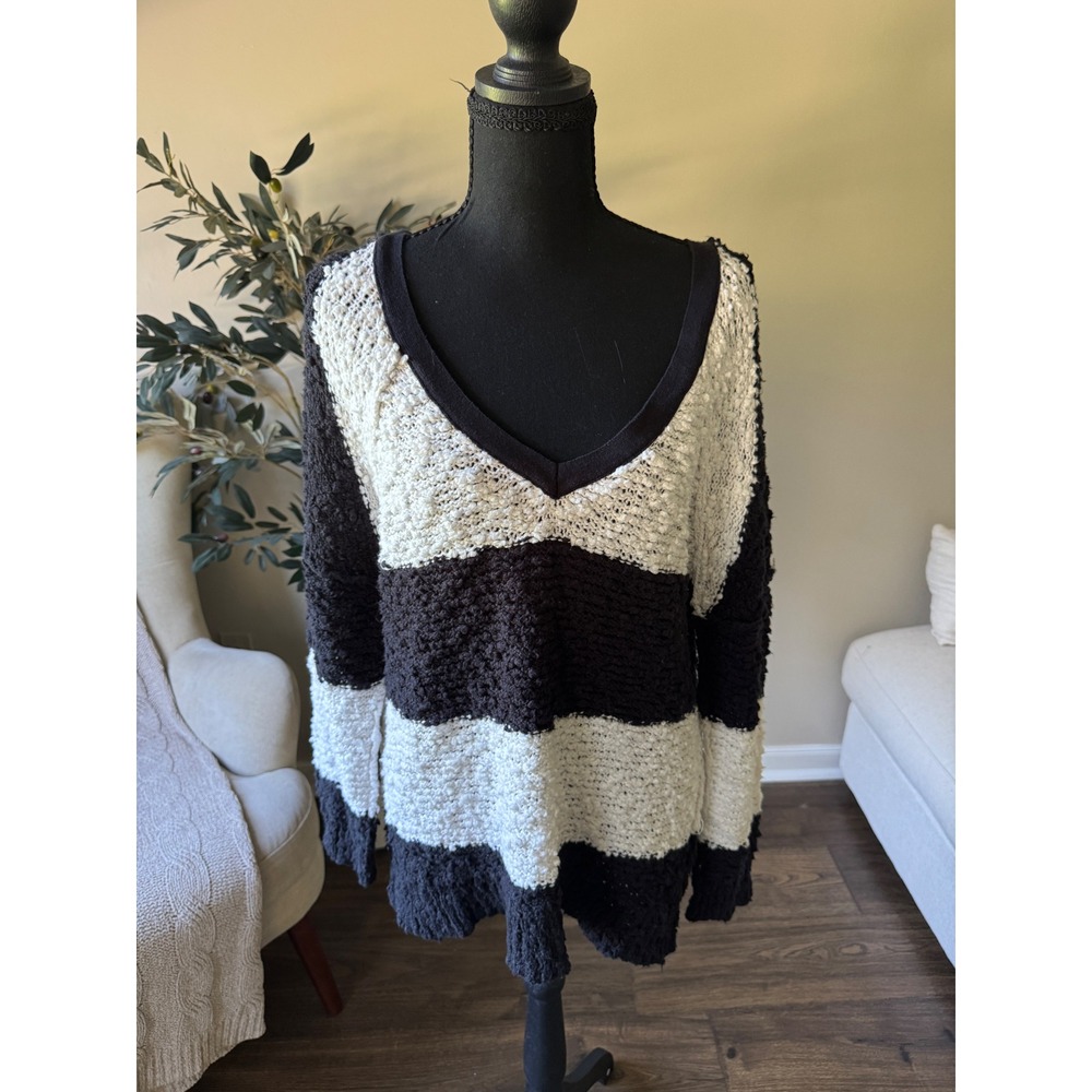 Free People Oversized Popcorn Knit Striped V-Neck Sweater Black Cream Medium